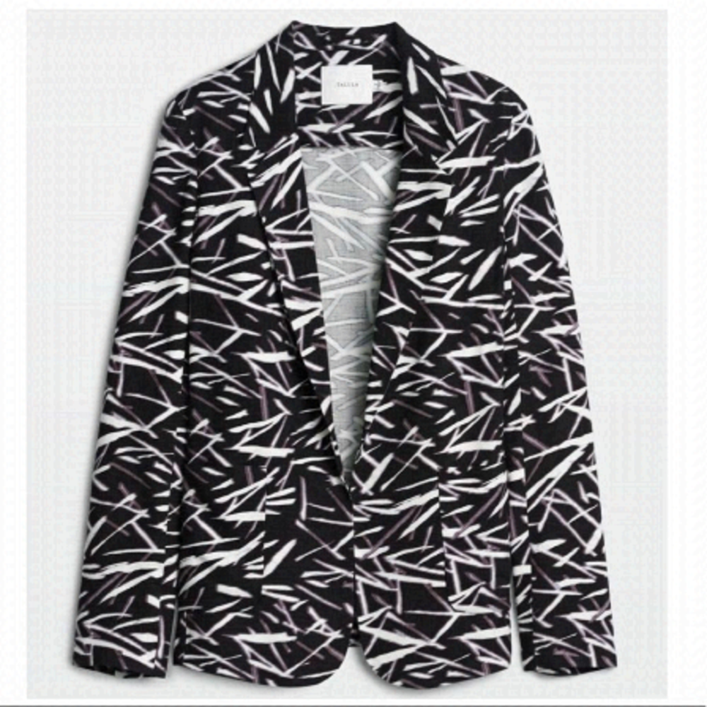 Aritzia - Black & White Lightweight Blazer